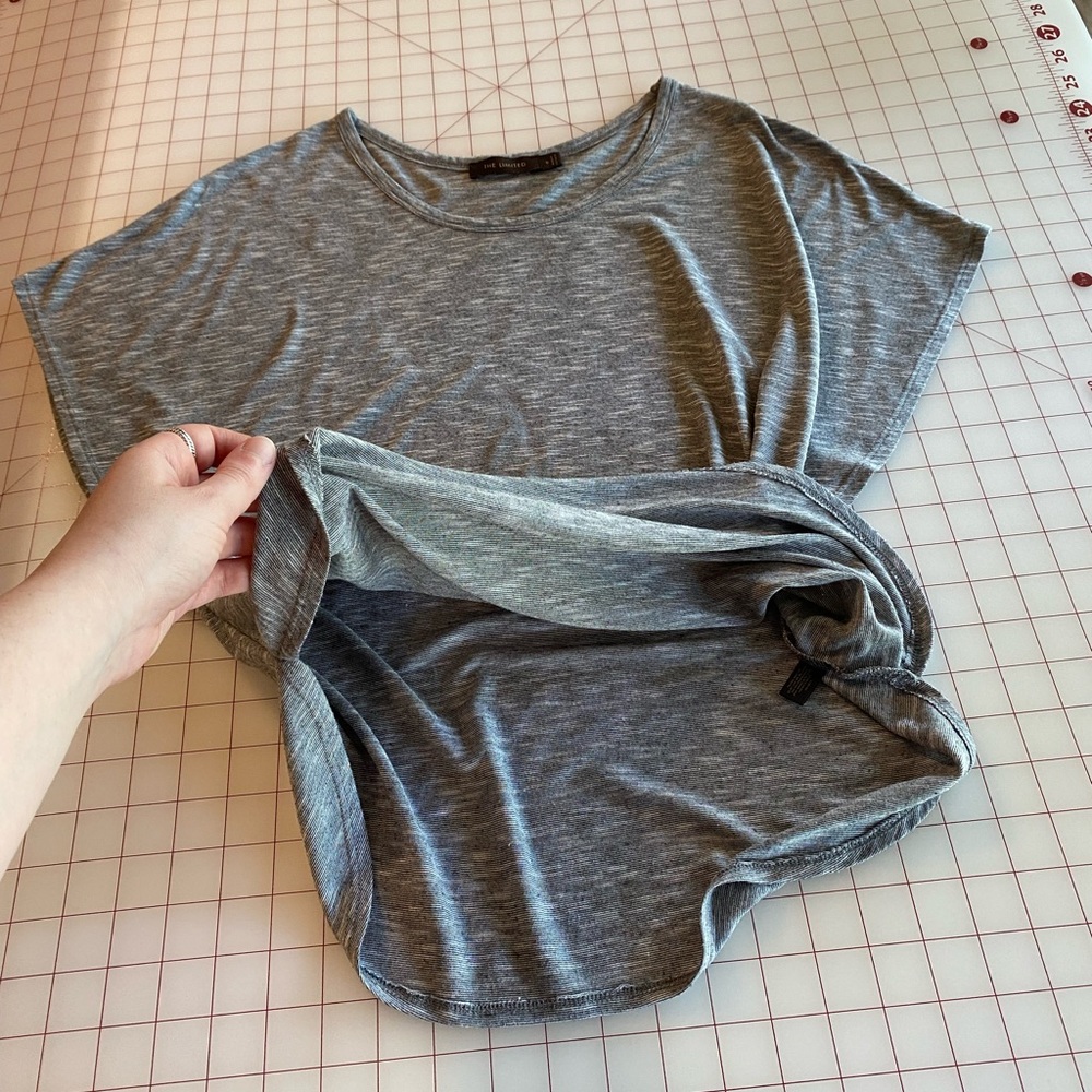 The Limited Size Small Gray Statement Sleeve Blou… - image 4